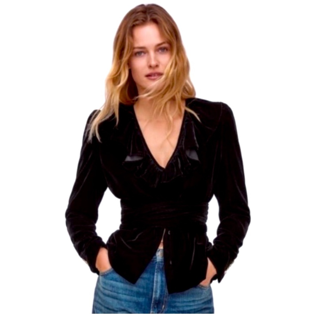 Minimalist classic timeless Zara black ruffled velvet top Lined, Size Medium EUC